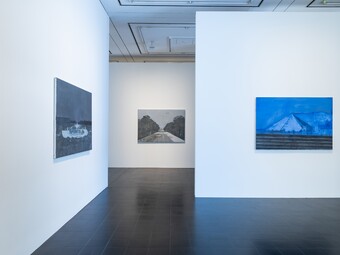 Edi Hila (*1944) Ausstellungsansicht EDI HILA | THEA DJORDJADZE, Hamburger Kunsthalle, Hamburg, 2025, Foto: Fred Dott