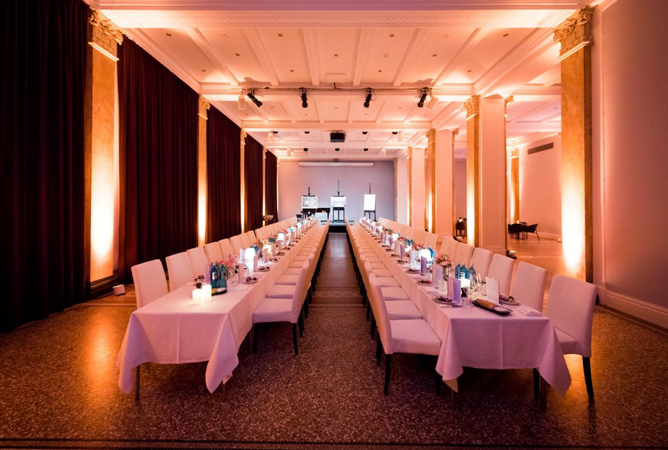 Werner Otto Saal, Hamburger Kunsthalle mit eingedeckten Tischen, Foto: Romanus Fuhrmann